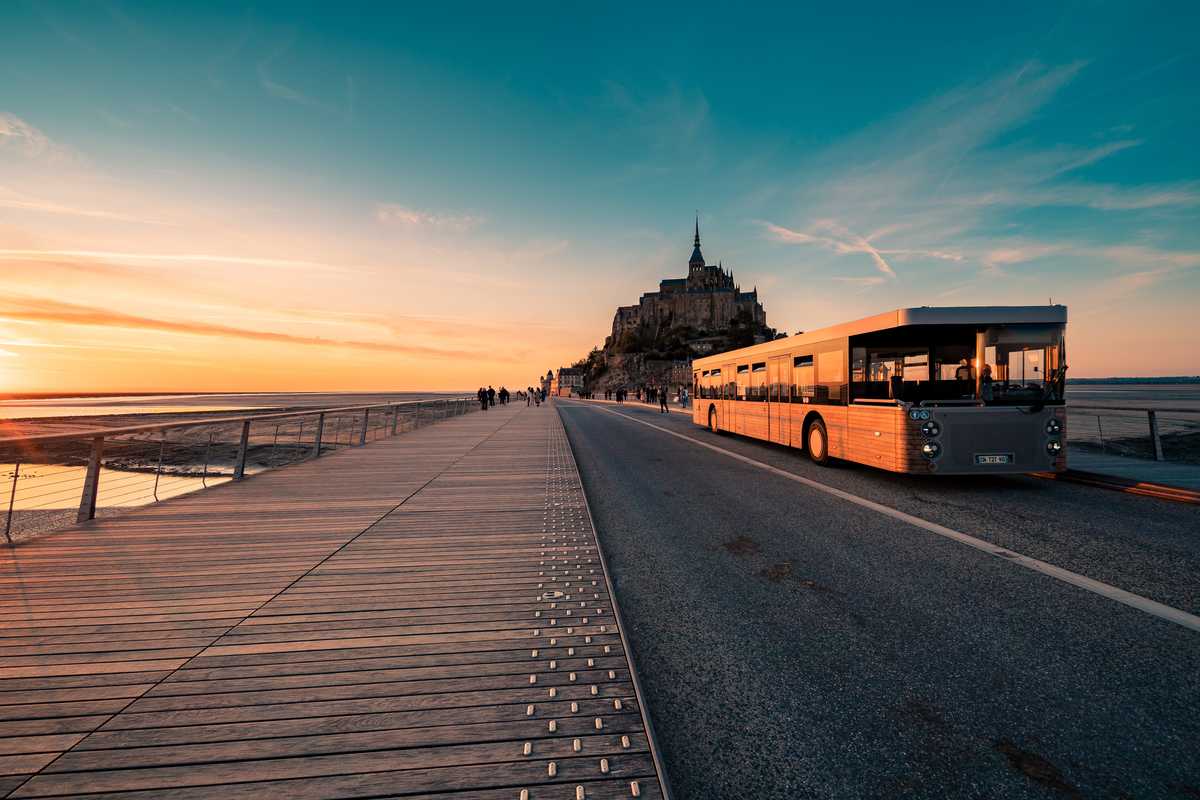 MONT SAINT-MICHEL WALKWAY BRIDGE AND SHUTTLE BUS