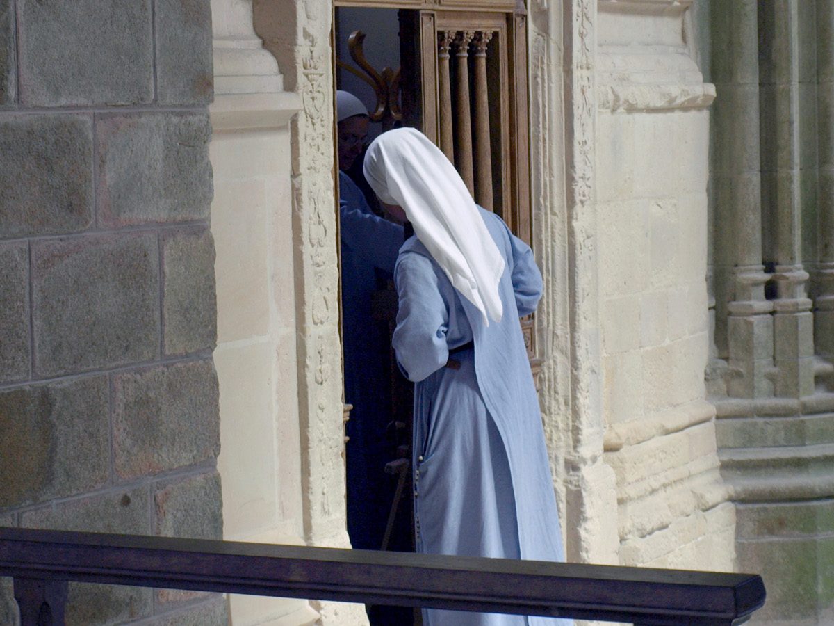 The Monastic Fraternities of Jerusalem, times of masses