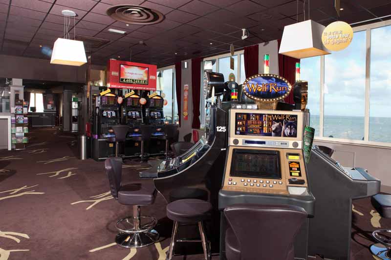 2012-St-Pair-sur-Mer-Casino-machines-a-sous-TIS