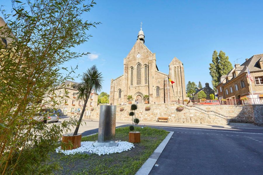 Collegiale-Mortain-1-alamoureux
