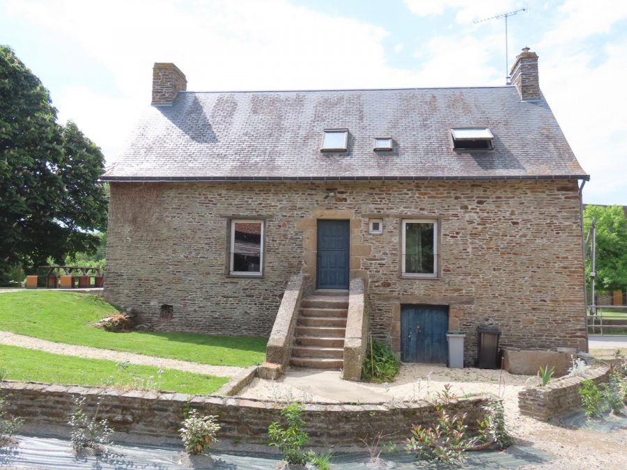 G1022-e9272bc20afd4447894555a763c3c624