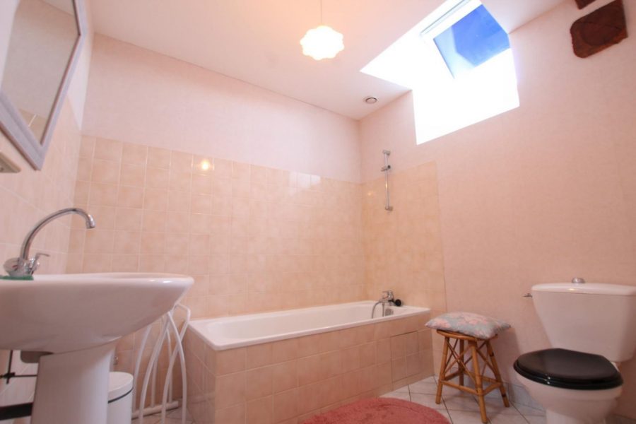 G103-b005156b4cfe4cea9653e55d6dafe353