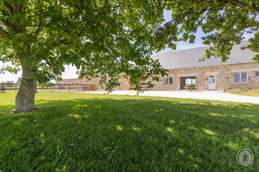 G1031-b73997bb32c74f61b14893e81fb598de