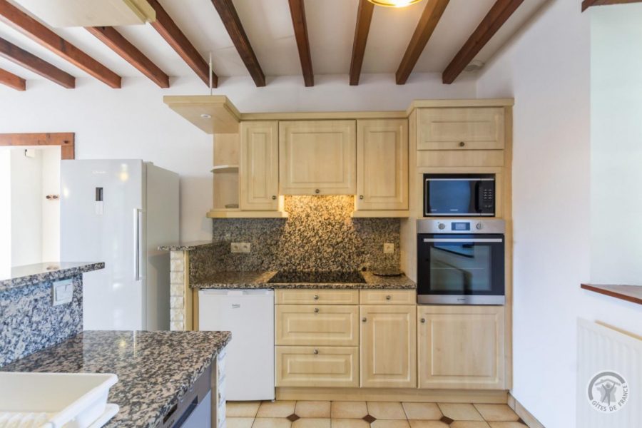 G1111-ea4b7f72f5b54abca18c5955ff15e5d0