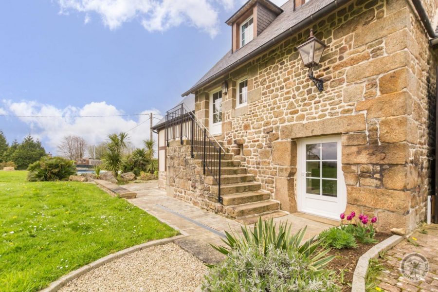 G1147-6d77de92a5ff463085479448938ea078