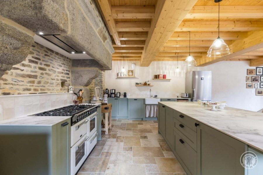 G1250-f19076f4935c45bf89fa4a2f7f3796bf