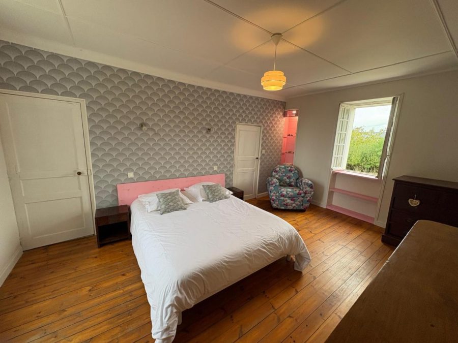 G1256-4c215f77f3d442a1af8de0abd9c4bf77