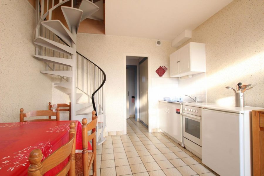 G266-a12c9fa7d22b4d959fc20893bf4414cd