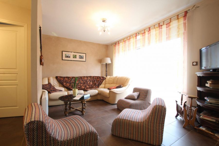 G412-376c7854c0a04c6fa8ee6897b6259331