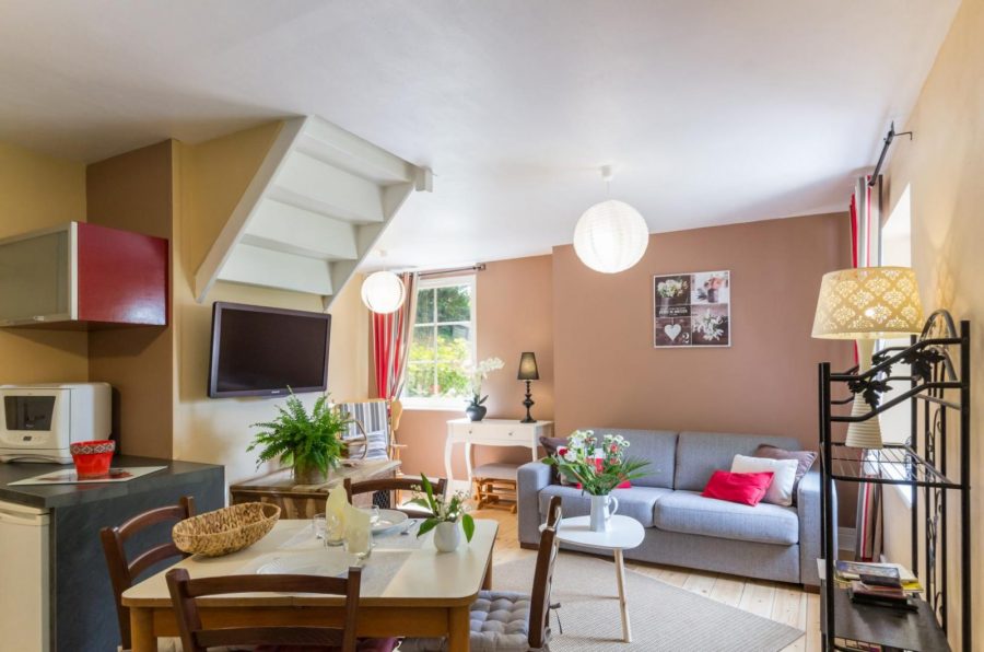 G42-696c8023682a43e1940c20c6ecc3bf93