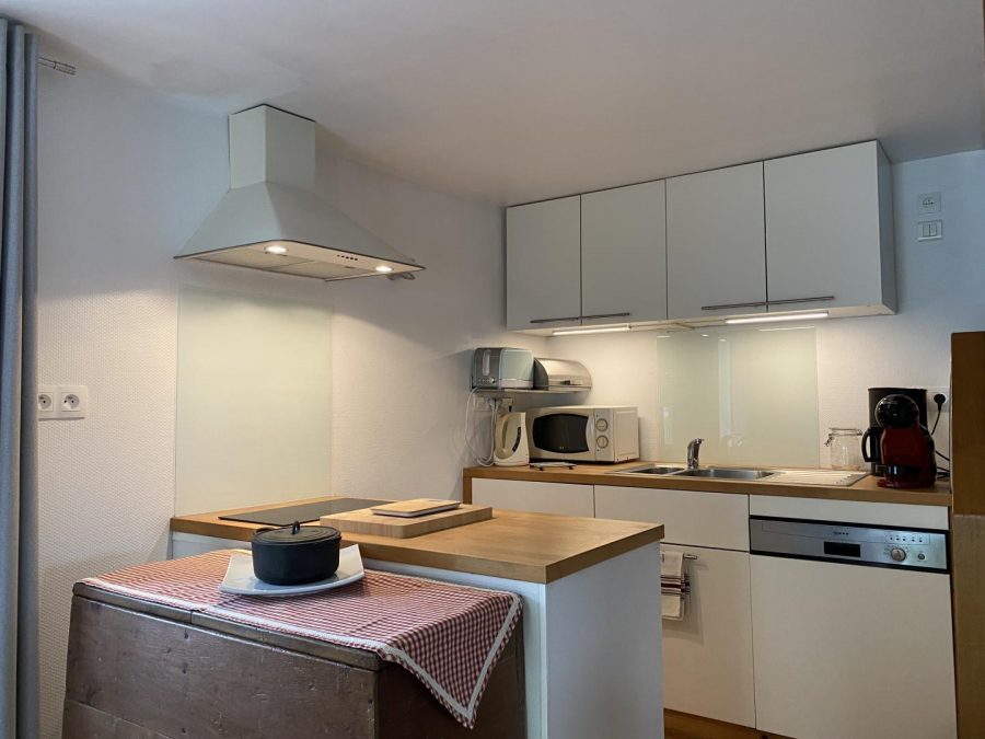 G639-49edd700889d400ba5e24a51ae685cf1