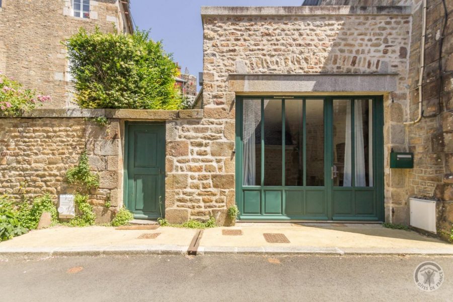 G964-1c940d41b854422883f4d051ed18301f