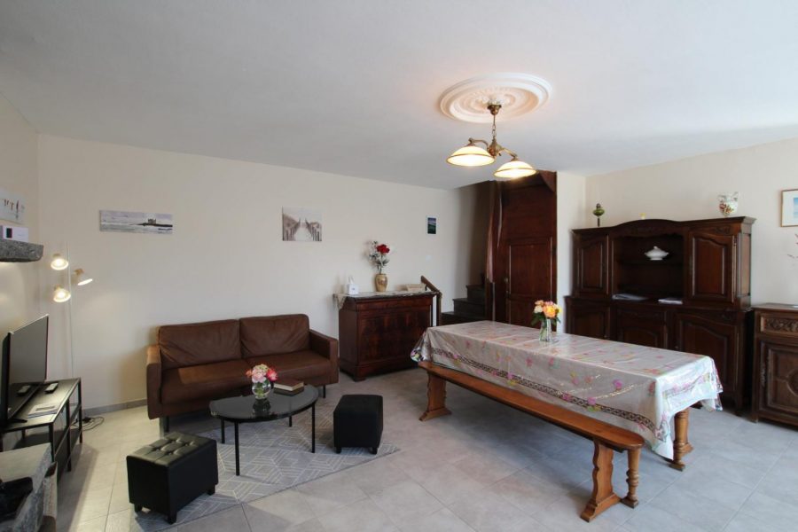 H8018-f22b821d12134fddbcae2f95aec6daab