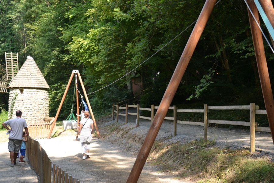 Juvigny-les-Vallees-Le-Village-Enchante2