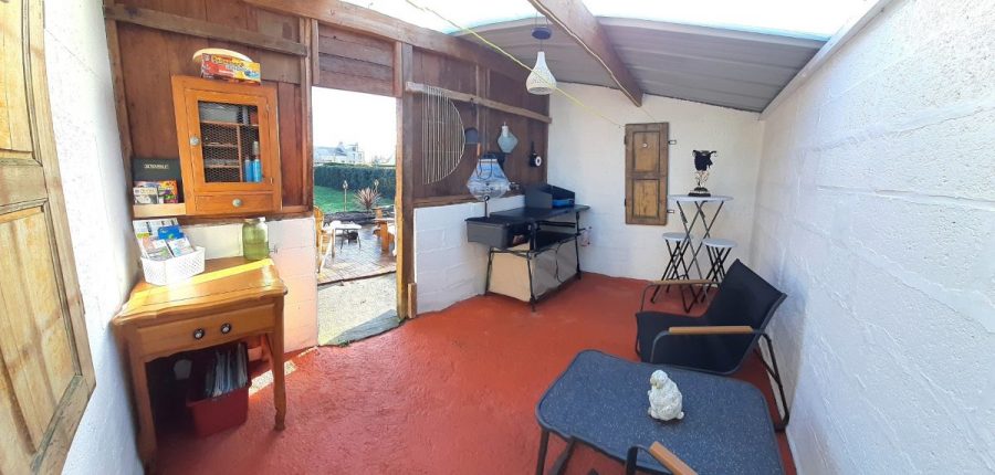 Pontorson-Les-Cabanes-de-la-Bee-abri