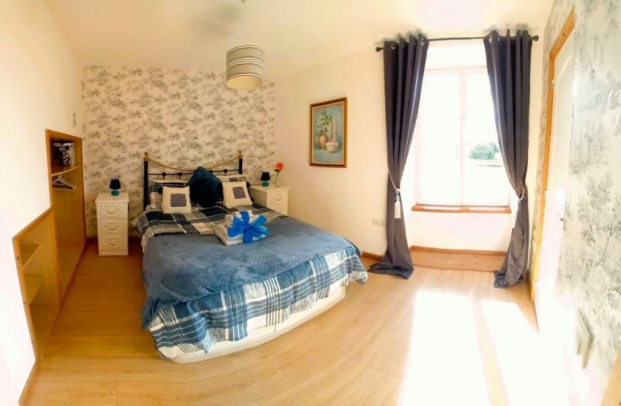 Saint-Aubin-de-Terregatte-Foxes-Farm1.5