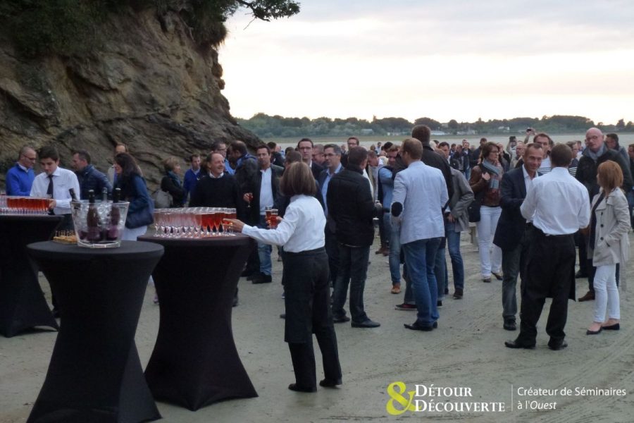 thumbnail-Detour-Decouverte-Createur-de-seminaires-a-l-OUEST-Cocktail-sur-la-plage