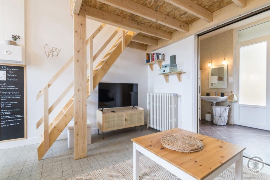 G1126-3c0a215ca18441b4a4e38dce7d66596e