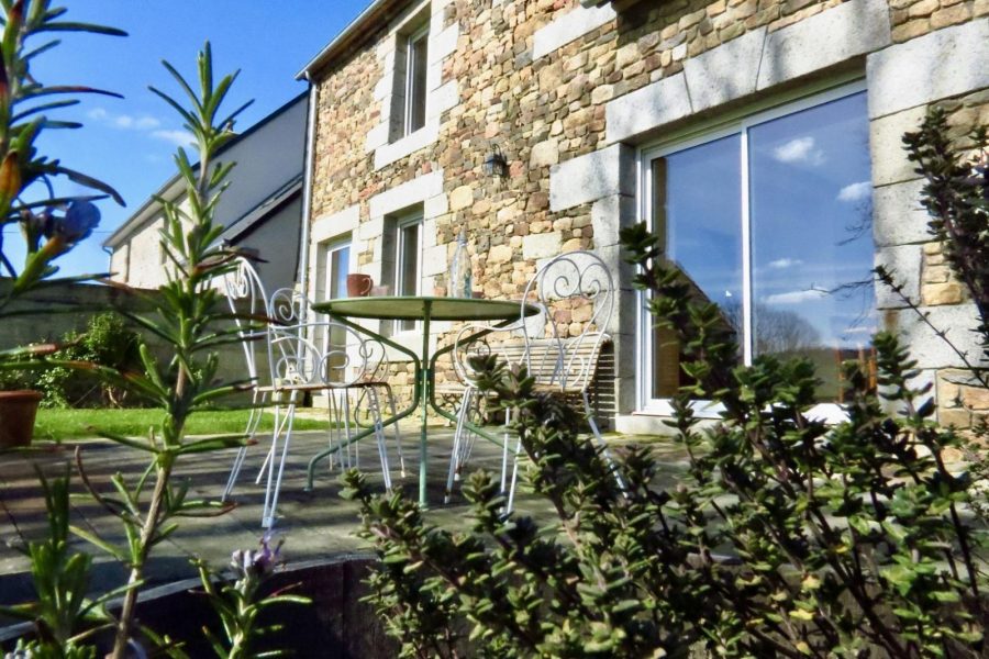 G1133-3d6eded84a5f4768aacf51e8fcff030d