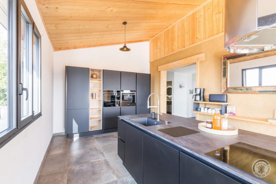 G1221-5f53e8b6936a425fa56c5a75d697cd79