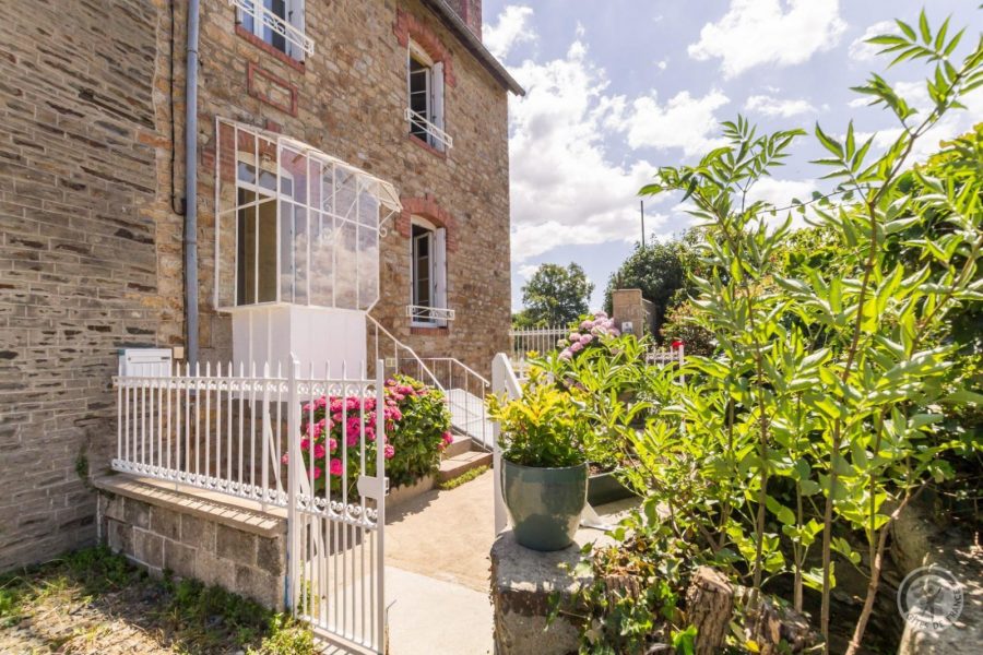 G1251-97b361b0d99445aeac64c7f078bfbcaf