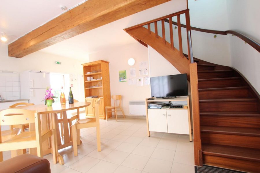 G259-32e9c1ff4caf40cd96eff0e246eaa399