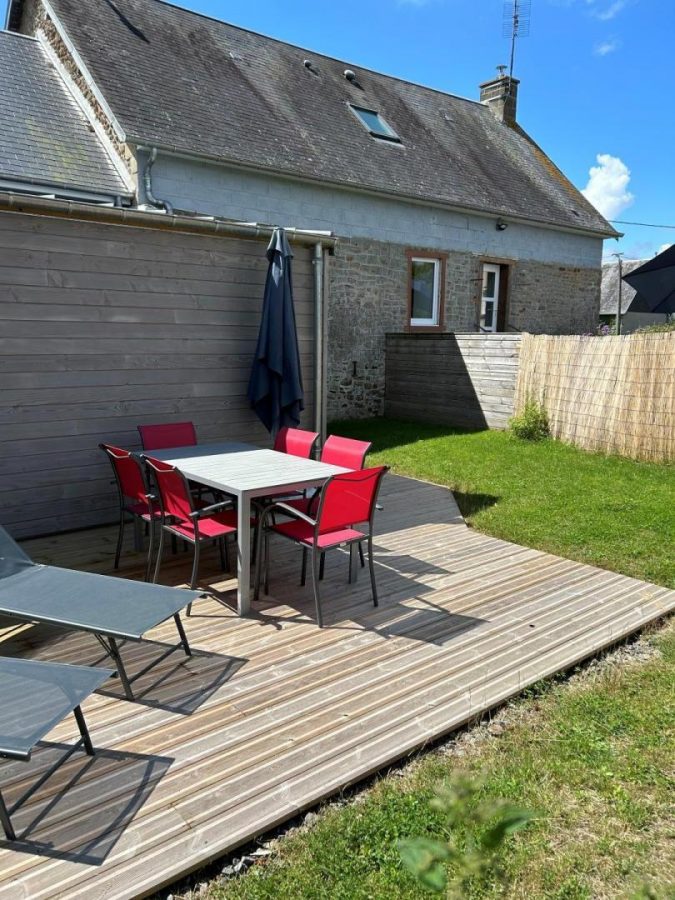 G693-d241bb8367a74a22a60a3d3a9a3d08bb