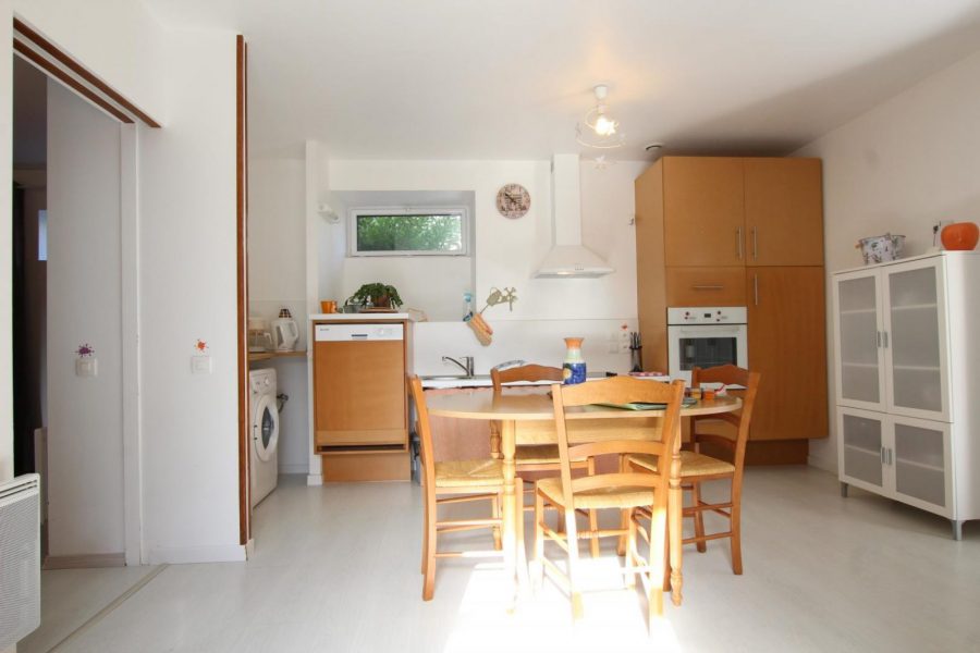 G719-9512d2796441456f9eab37194a344126