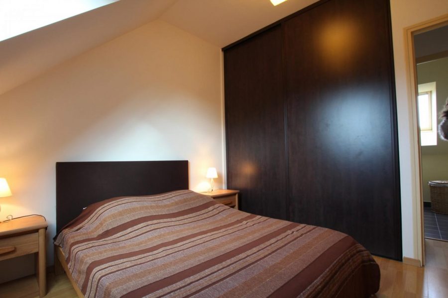 G812-9516047596624673ae57924a51be70ff