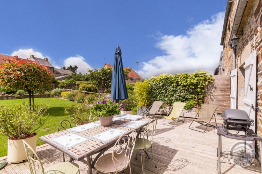 G827-2e01329cda0f444daa1fe79d78137790