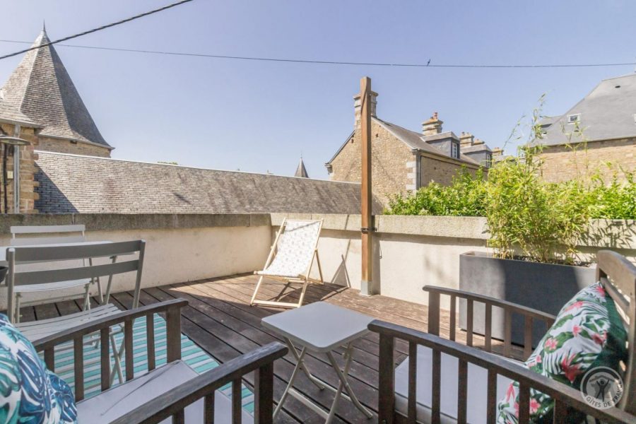 G964-2a1726c2a5a54df6a6d84abec1660558