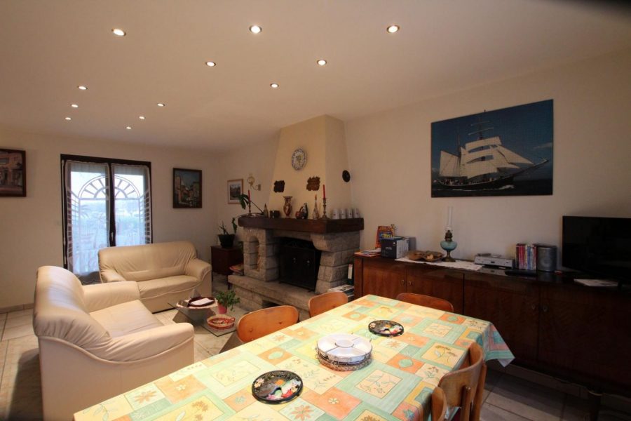 H7165-a982cbbe95144932a5d9fe802d9b27ae