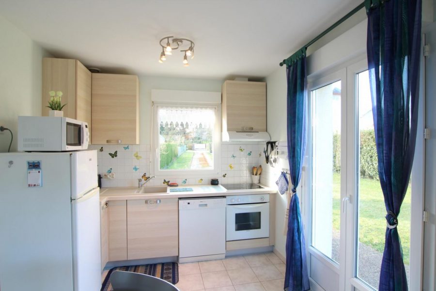 H8008-404e3cdcef2d43598a7b6635a141db90