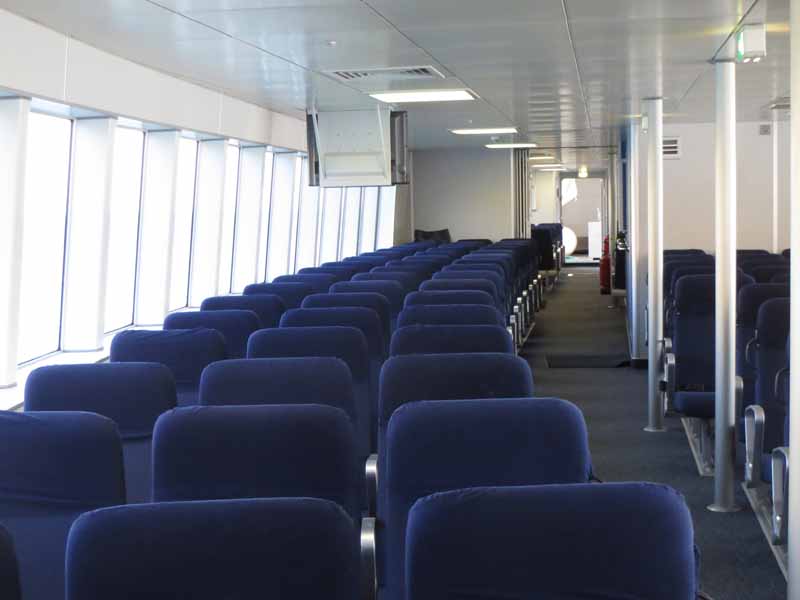 Manche-Iles-Express-interieur-ferry