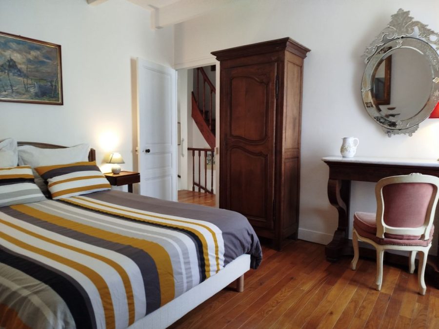 Saint-Jean-le-Thomas-Les-Hirondelles3