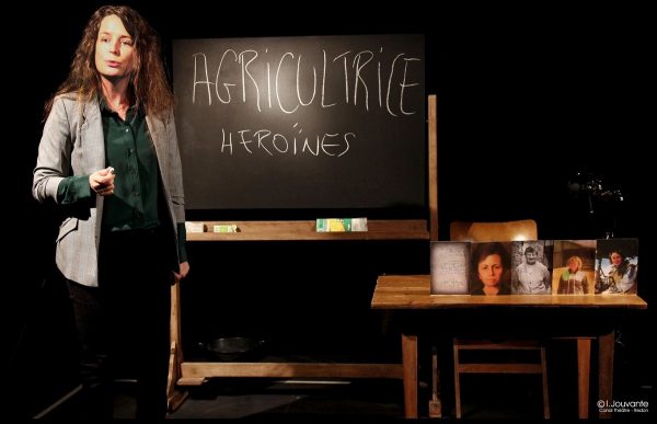 Saison Culturelle > Fermaculture – Théâtre d’objet et documentaire “Héroïnes – On t’a vu sur la pointe”