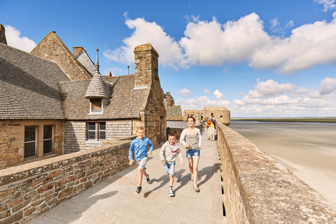 remparts - enfants - Mont Saint Michel