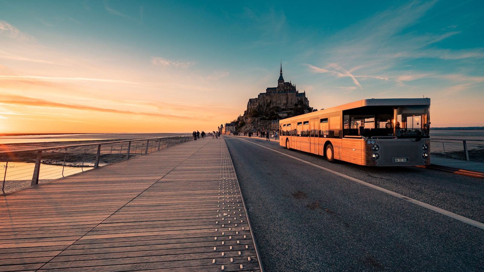 Venir en voiture, en moto et en camping-car