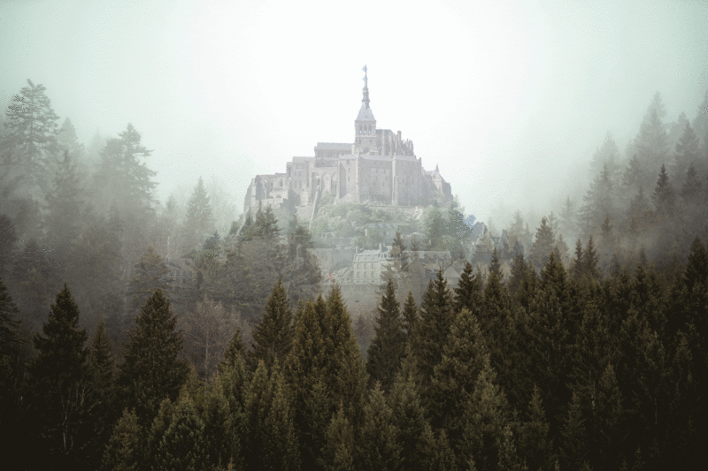 Quelles sont les légendes du Mont Saint-Michel ? Pixabay-et-Sandy-2
