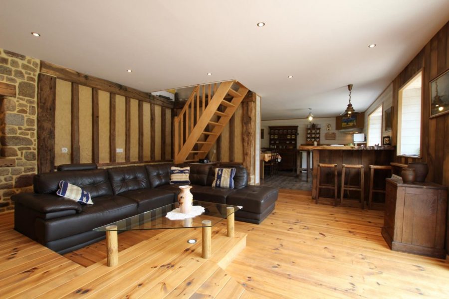 G102-fbc26f48ccbc402eb3f729c86882ae17