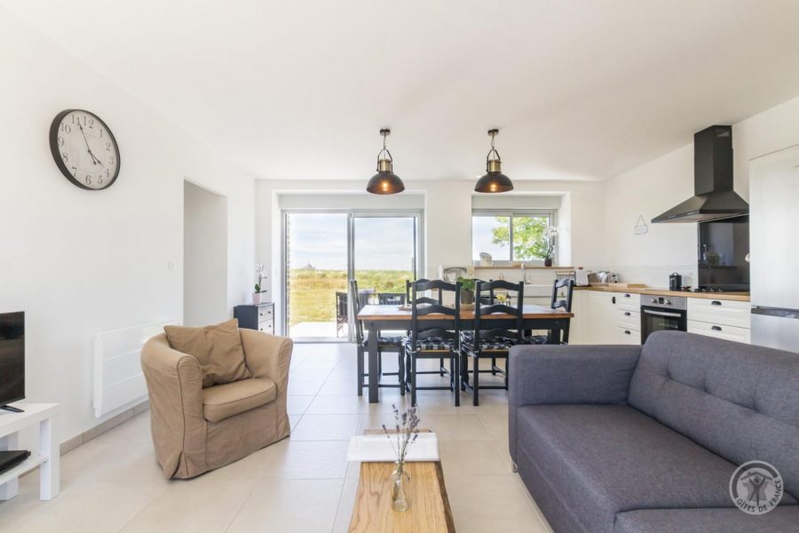 G1031-39f548f51930416f9ac79895550d54ad