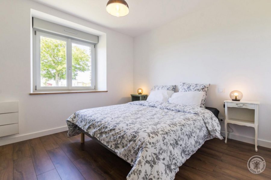 G1031-5b7e801a414b4f1791f663cda397587b