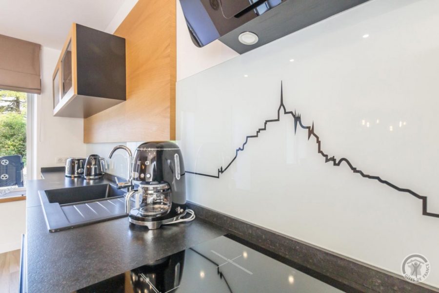 G1161-af08a6fcee064b5ab3c86bee18100ff9