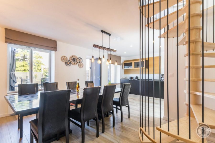 G1161-e151a072a4fa4bbe928dca046cc8ae96