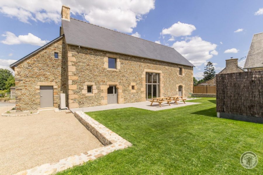 G1250-70f745ba358c4d8f9d9c9693aa62a7ed