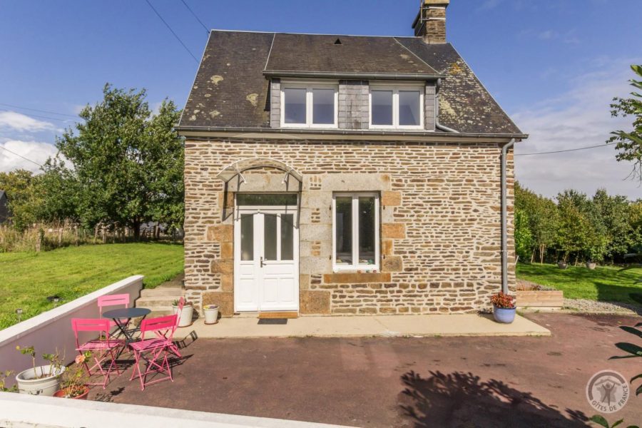 G1262-4c6ceeb081f04c9c86338e8ad64c92d5