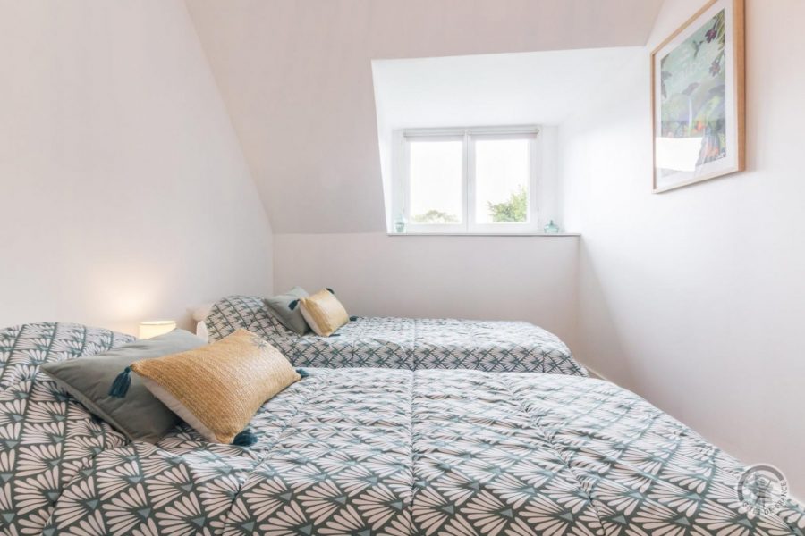 G1262-aab8019f9409494096e7eba9e4f711c2