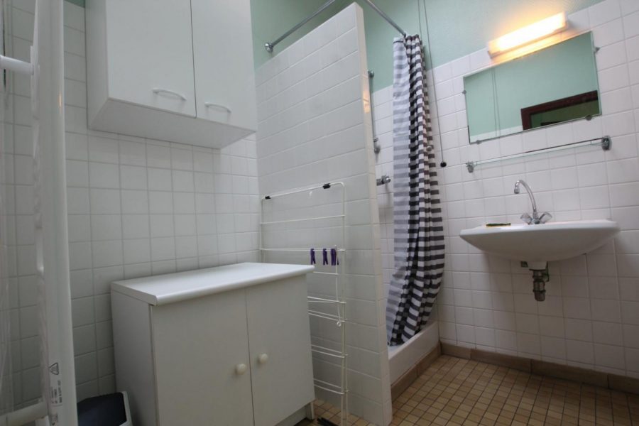 G158-1d81a4ac0a66422c957a28aabb07c26c