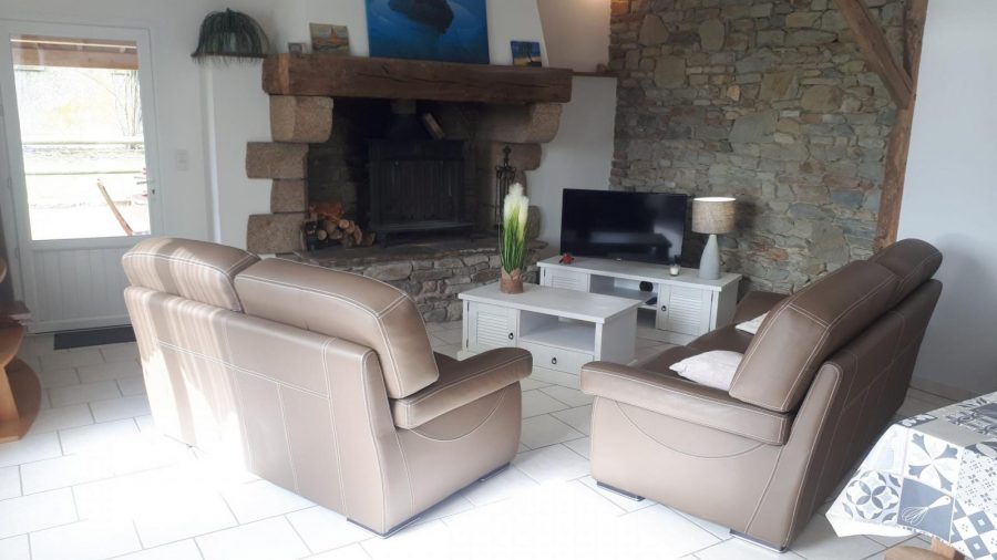 G212-a39117d94a9648249a57ec1c33c0dbd3