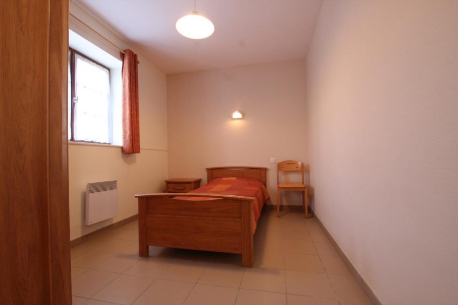 G258-22a9b7f9f8eb4fbebdf48e94ada50bff